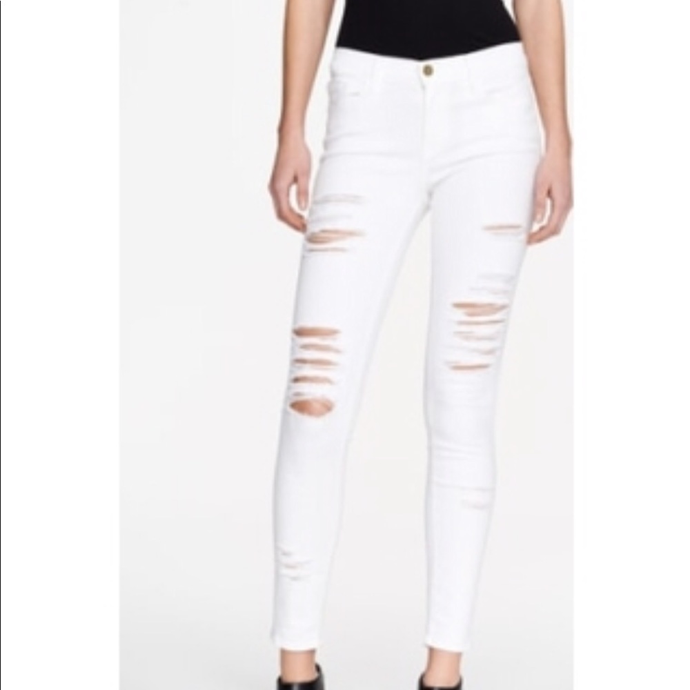 Frame “Le Skinny de Jeanne” Rip in White